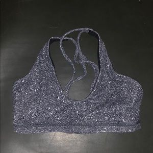 Lululemon sports bra size 4